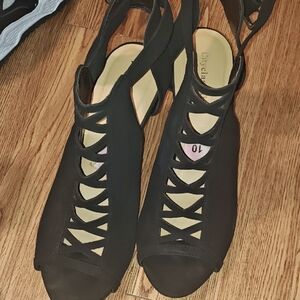Cityclassified Black Strappy Sandals